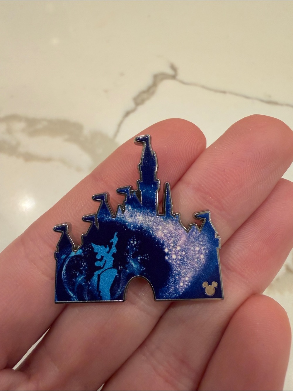 Disney pin - Hidden Mickey Castle Sorcerer Mickey 2025 Wave B